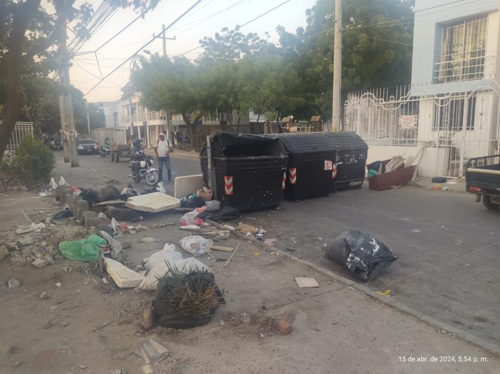 Basureros en la ciudad de Santa Marta